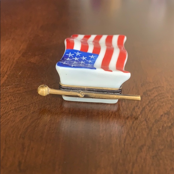 *SOLD* American Flag Limoges Box - Picture 5 of 8